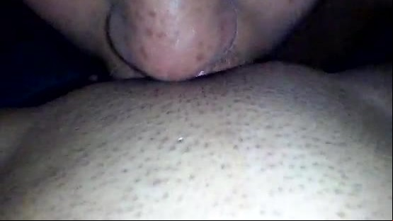 Colegia se deja mamar la vagina por su novio